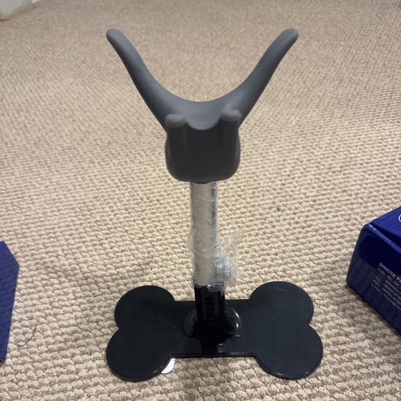 Dog Grooming Stand - Picture 2 of 3